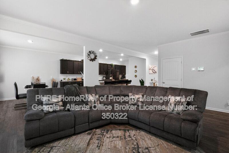 4842 Layton Dr - Photo 6 of 24
