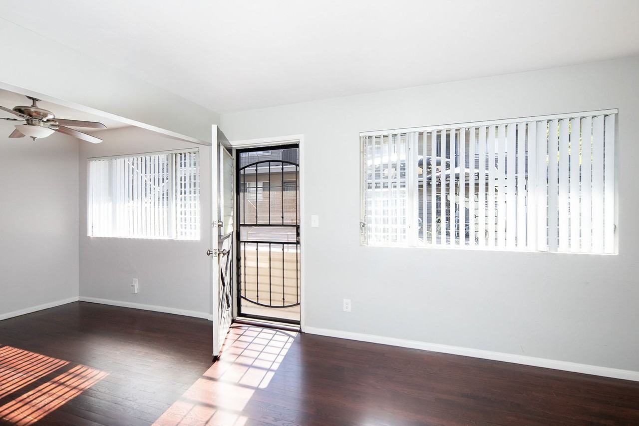 Talmadge Pacific Apartments - Photo 5 of 15