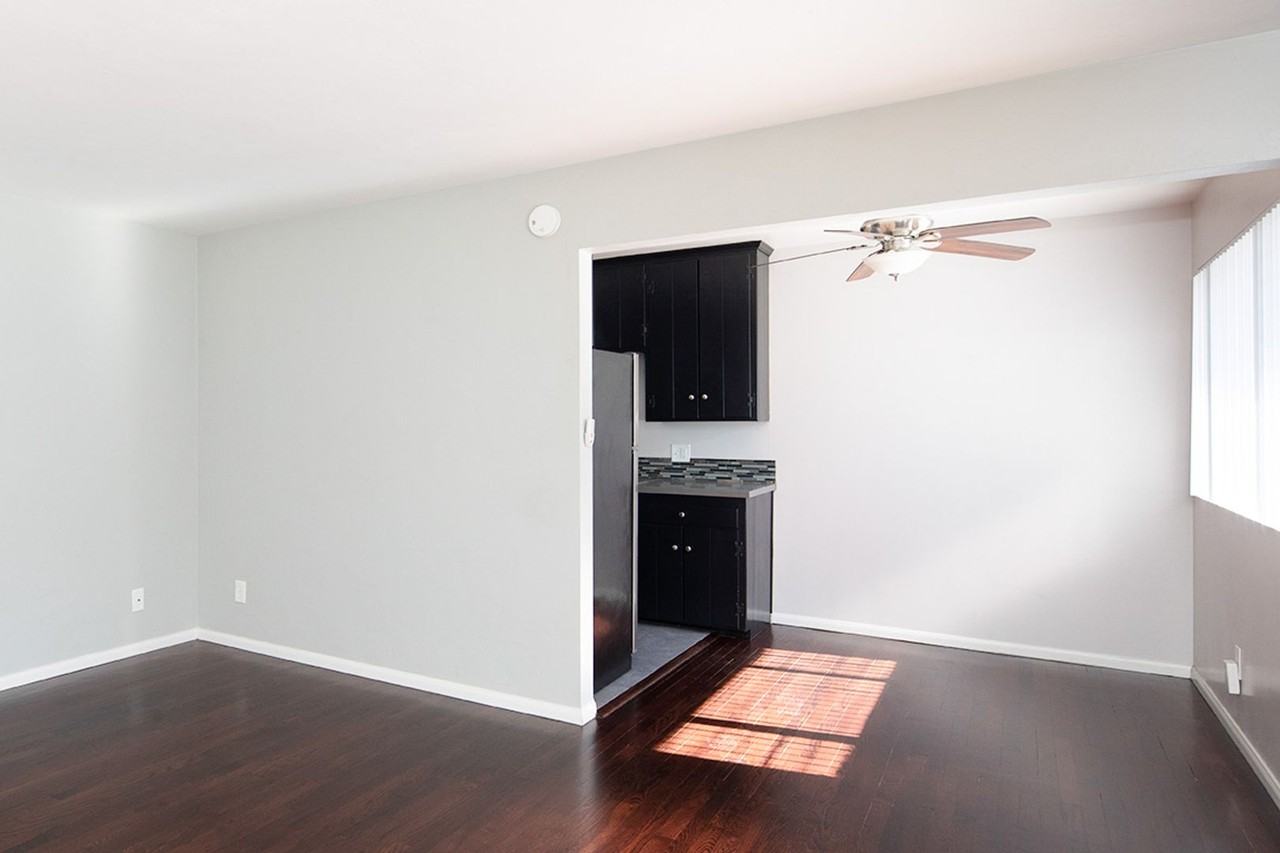 Talmadge Pacific Apartments - Photo 7 of 15