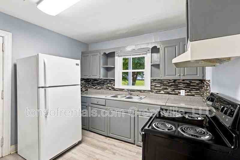 8 Pacific Ave - Photo 4 of 12