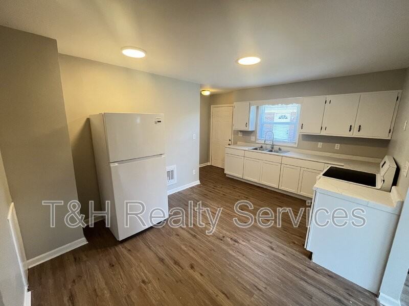 6214 Eastridge Dr - Photo 7 of 21