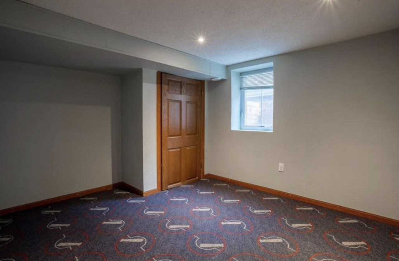 1626 Oliver Ave N - Photo 3 of 3