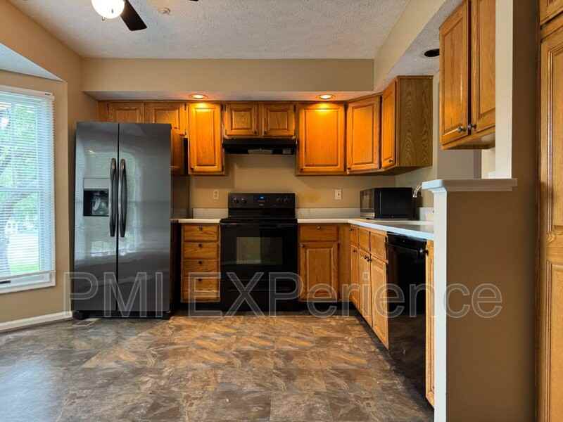 12744 Wedgedale Ct - Photo 5 of 36