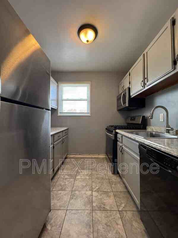 3825 Hamilton St #301 - Photo 5 of 14