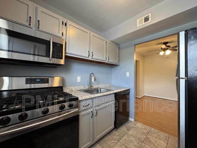 3825 Hamilton St #301 - Photo 6 of 14