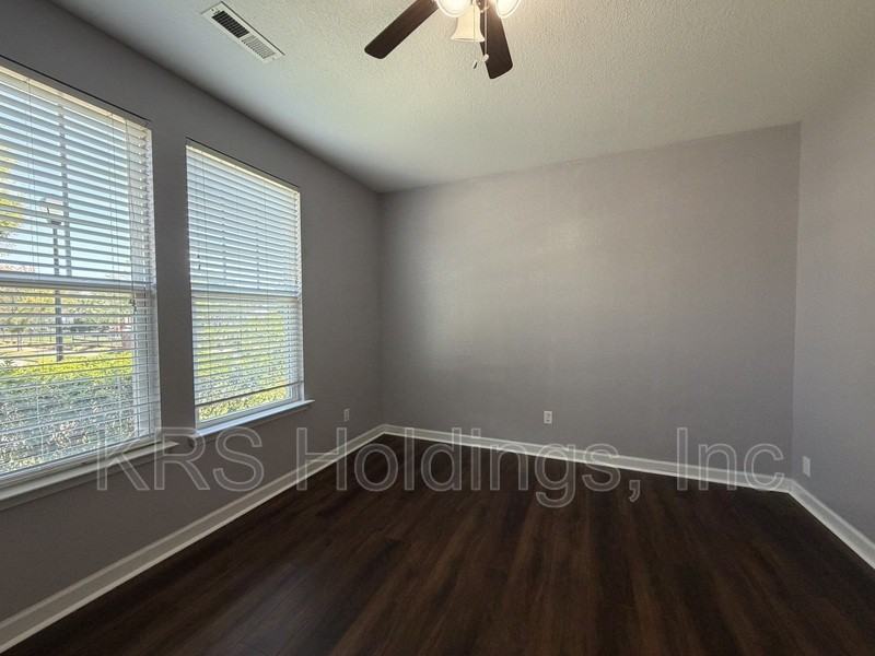 214 Harmony Dr - Photo 2 of 18