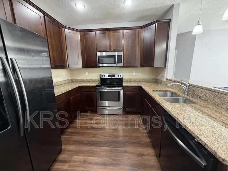 214 Harmony Dr - Photo 5 of 18