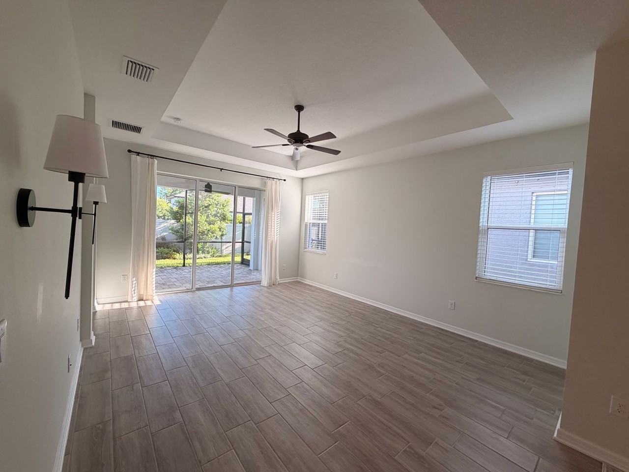 6001 Fiore Dr - Photo 4 of 33
