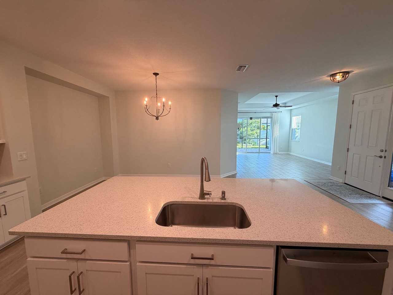 6001 Fiore Dr - Photo 6 of 33