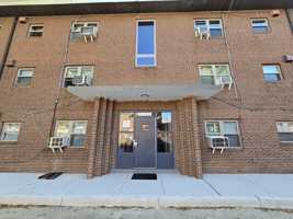featured image of 3916 Chamberlayne Ave #5