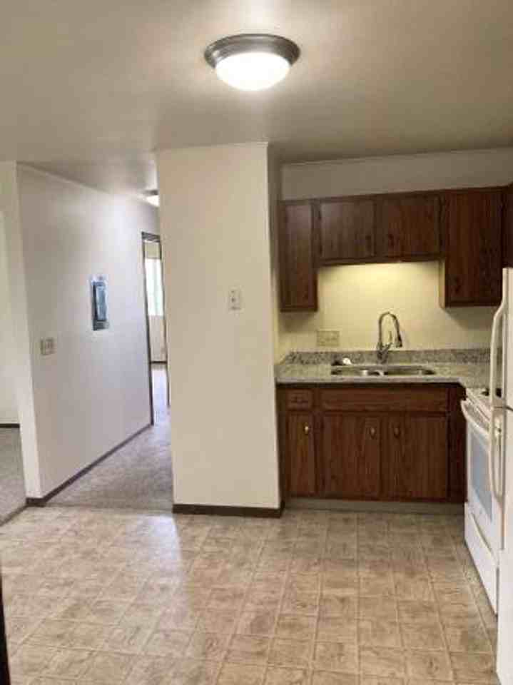 Bristol Apartments - Photo 6 of 11
