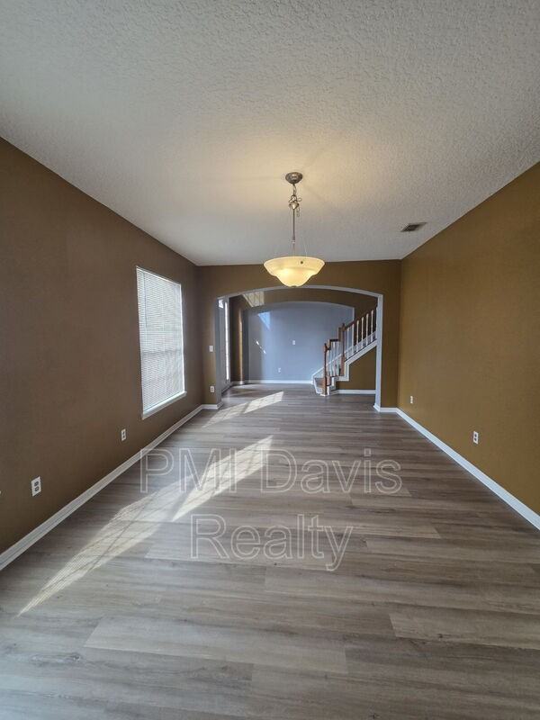 3604 Meadowgreen Ln - Photo 6 of 19
