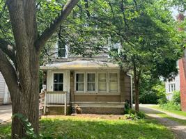 featured image of 800 S Depeyster St