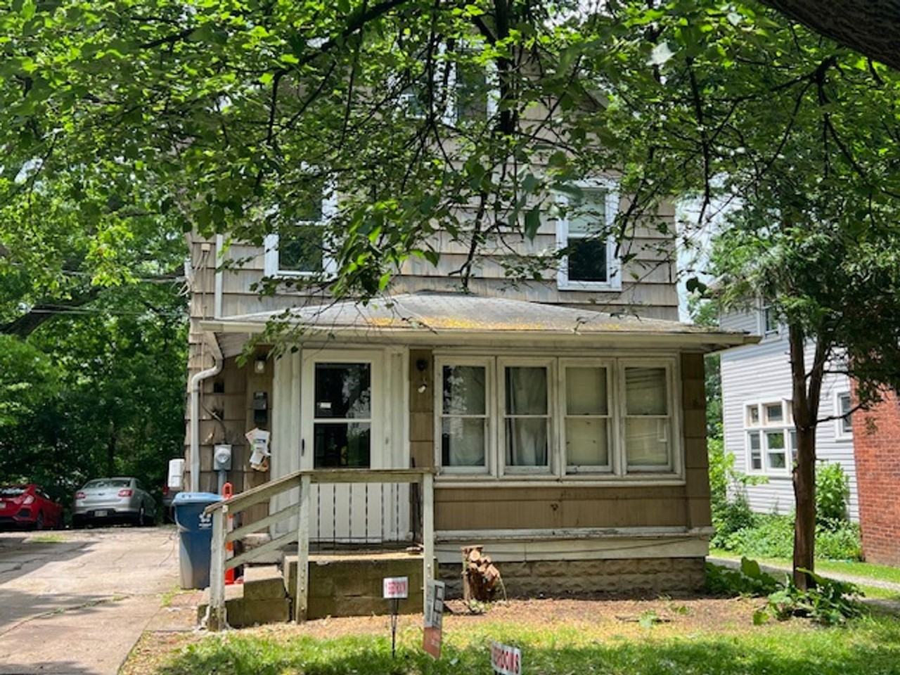 800 S Depeyster St - Photo 2 of 12