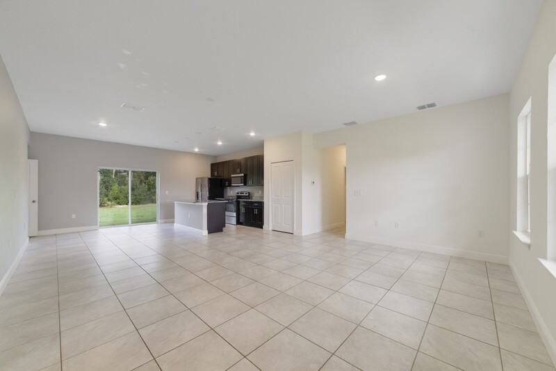 464 Marion Oaks Dr - Photo 2 of 12