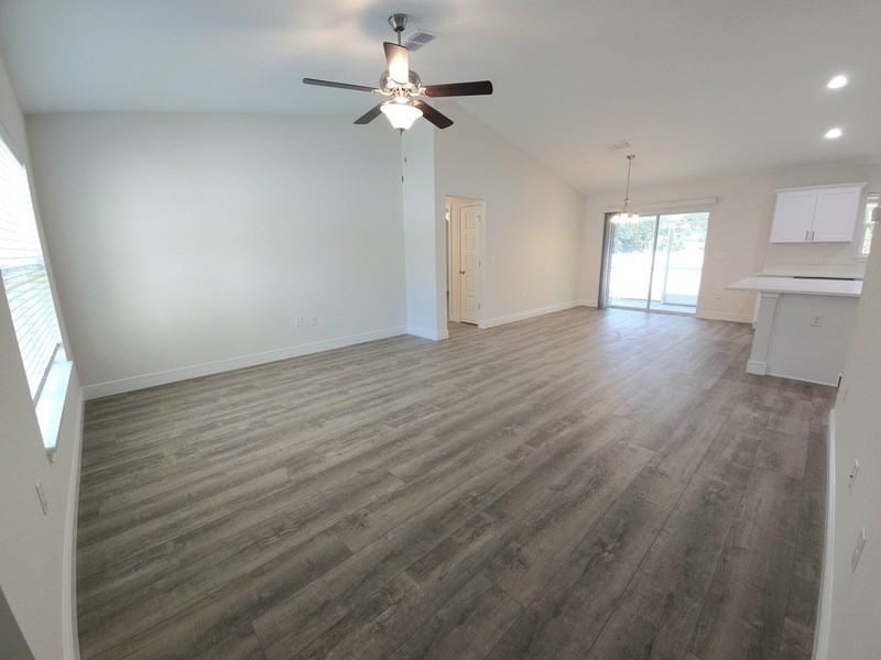 7726 N Janeaux Dr - Photo 3 of 20