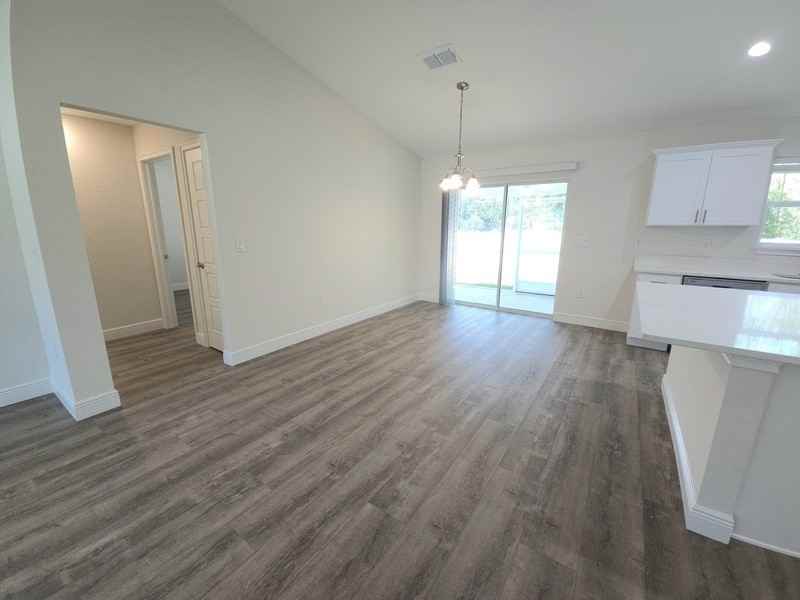 7726 N Janeaux Dr - Photo 4 of 20