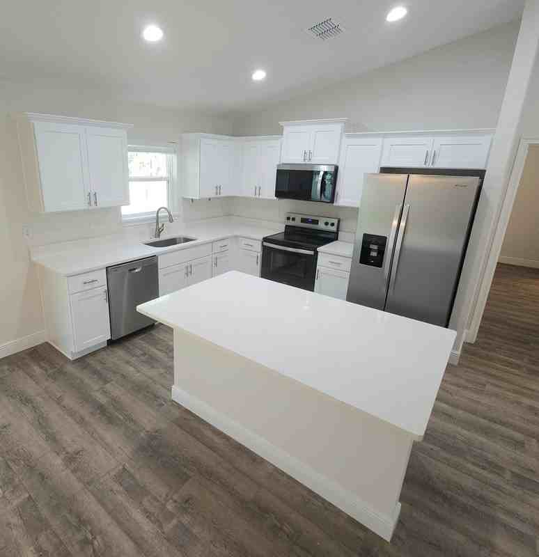 7726 N Janeaux Dr - Photo 7 of 20