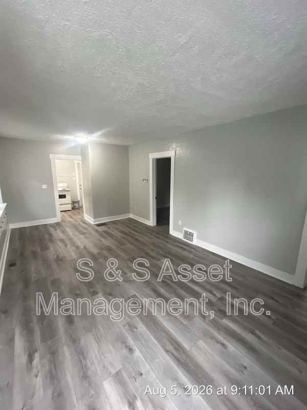 534 Norman St - Photo 3 of 14