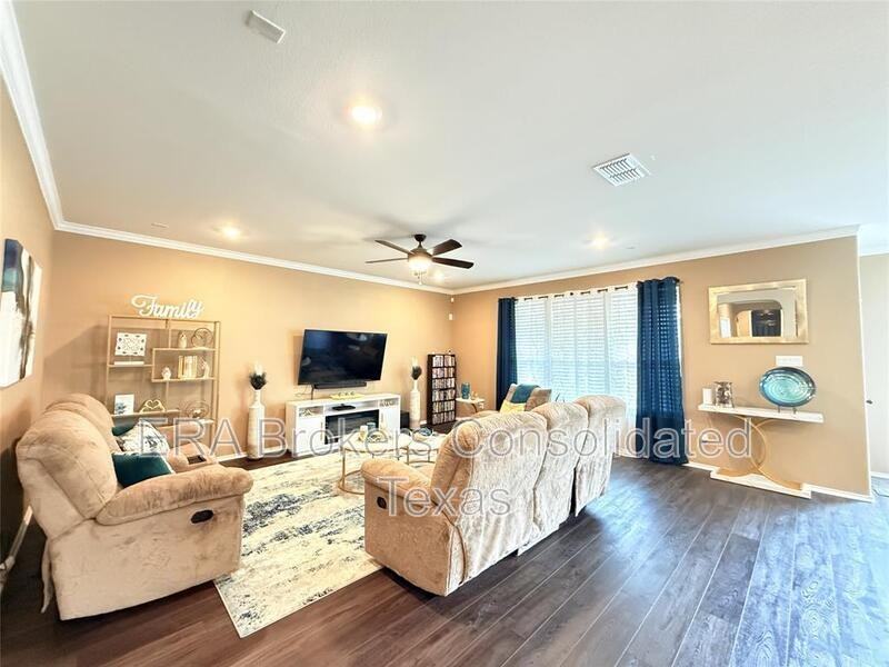 4644 Padula Dr - Photo 6 of 36