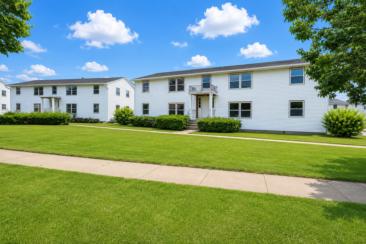 Coachlight Village 2 & 1 Bedroom 1 Bath Apartment Homes - Photo 2 of 8