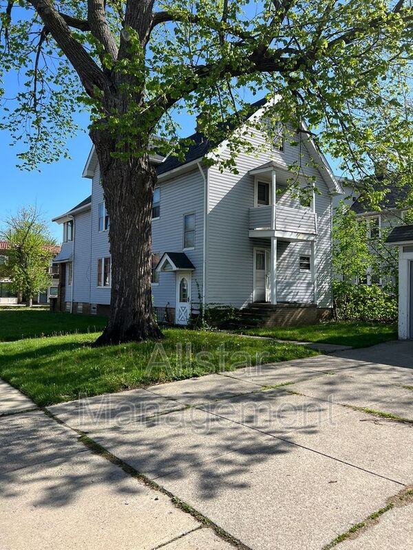 17202 Grovewood Ave #DOWN - Photo 2 of 9
