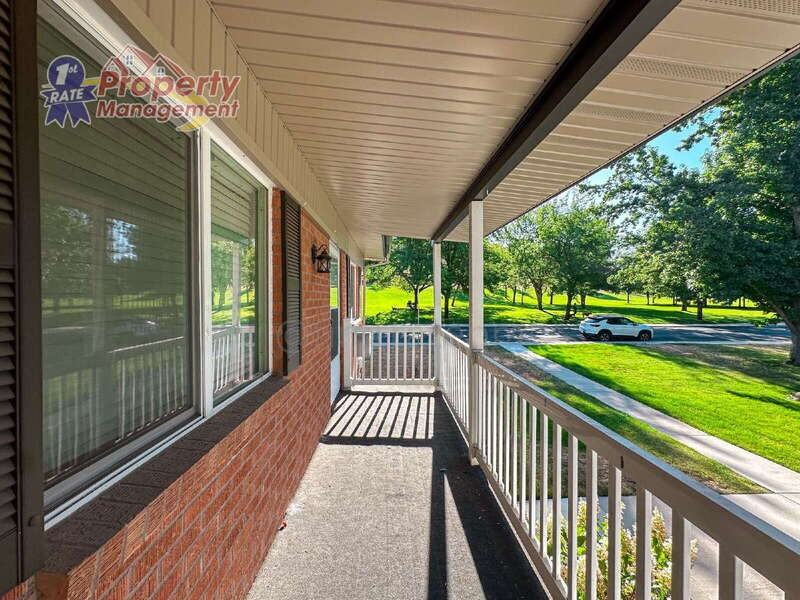 2215 N 13th St #B - Photo 2 of 17