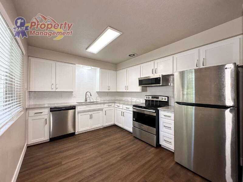 2215 N 13th St #B - Photo 5 of 17