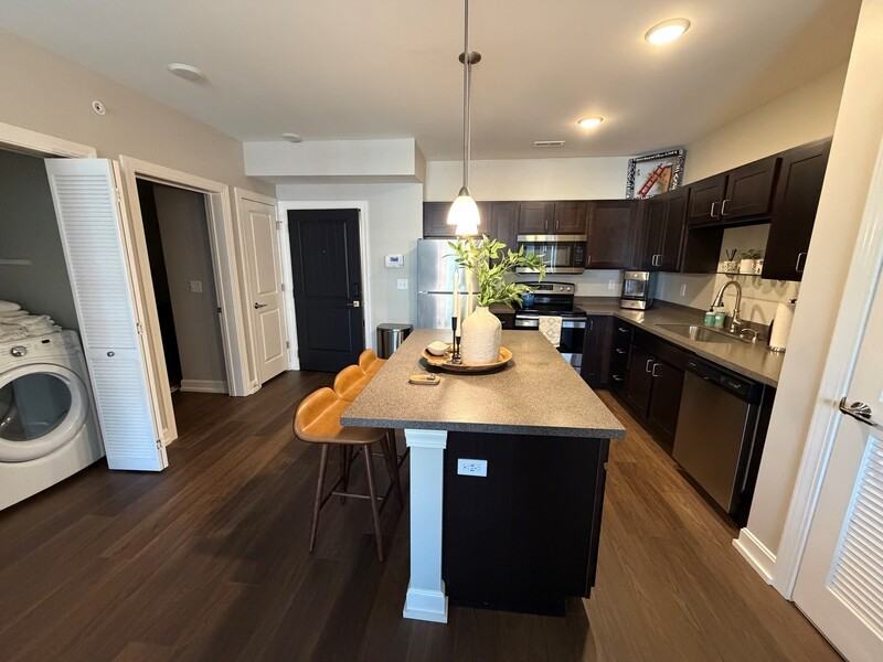 800 New Hampshire St #514 - Photo 2 of 12