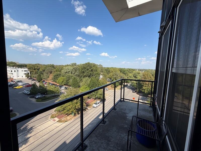 800 New Hampshire St #514 - Photo 3 of 12