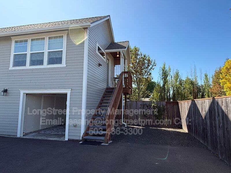 1745 College St - Photo 2 of 29