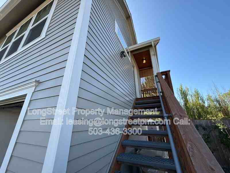 1745 College St - Photo 5 of 29
