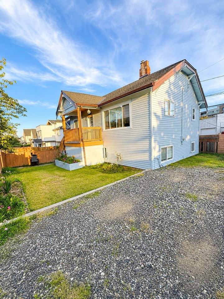 820 East 16th Avenue - Photo 2 of 15