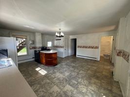 featured image of 16 Laurel Ave