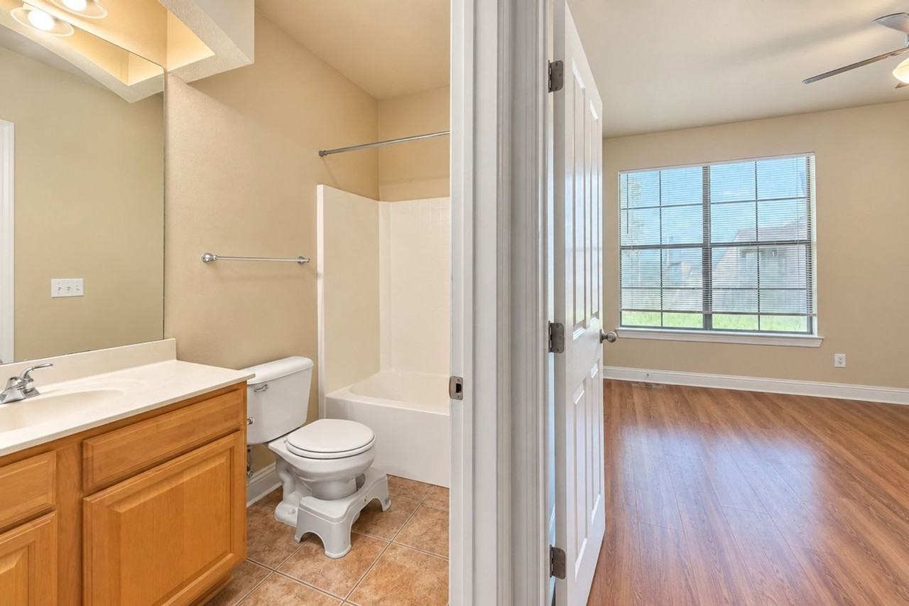 809 Summer Breeze Dr - Photo 3 of 12