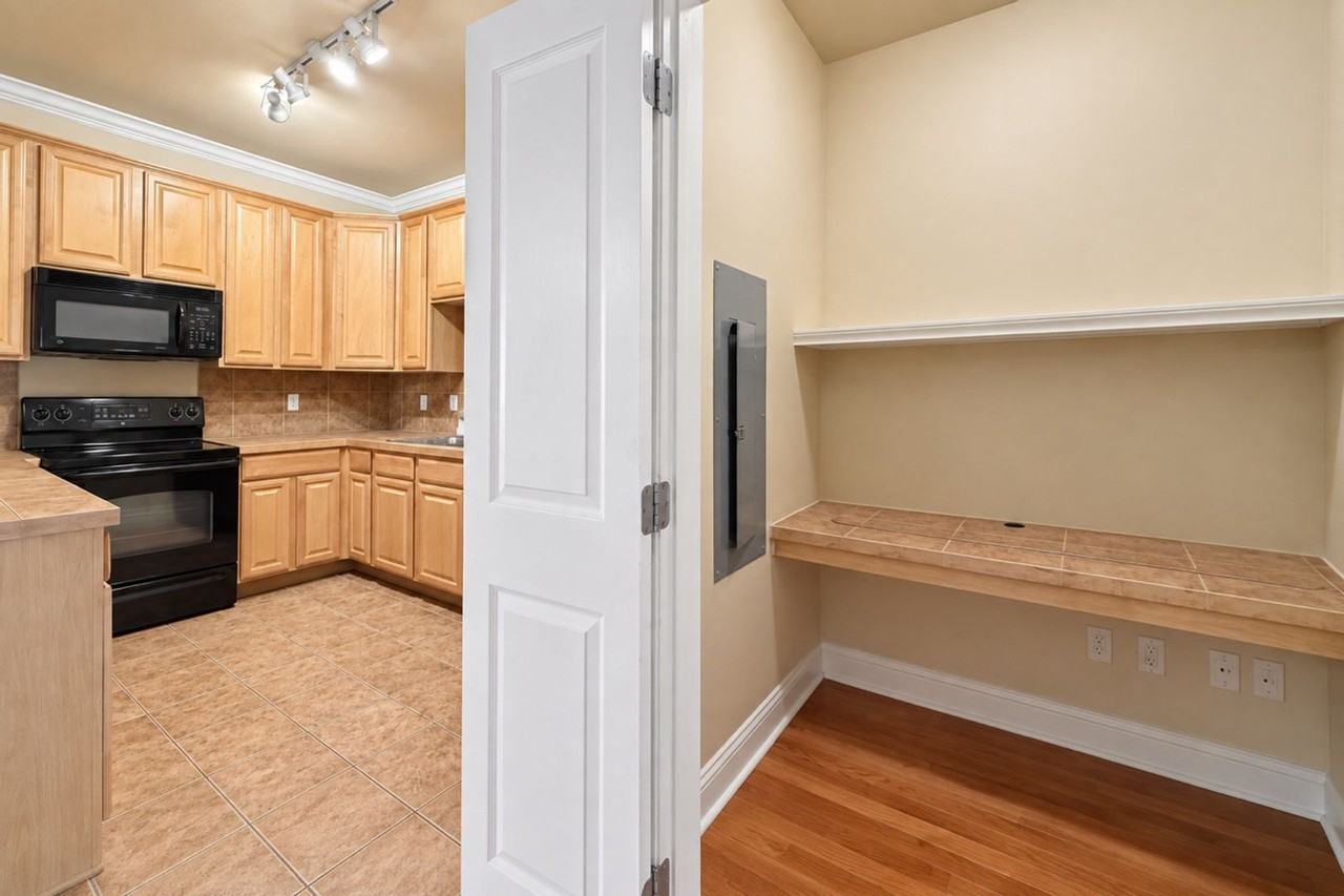 809 Summer Breeze Dr - Photo 4 of 12