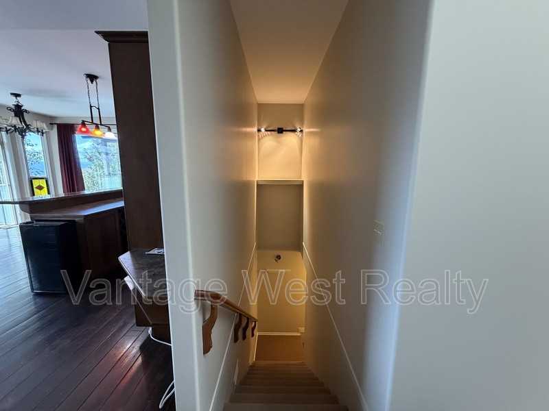 1539 - Photo 4 of 39