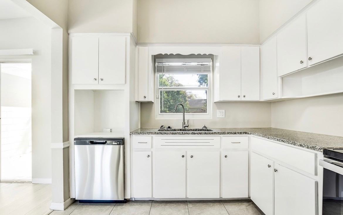 5909 Avery Street - Photo 6 of 9
