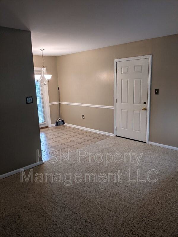412 Barnhill Dr - Photo 7 of 18