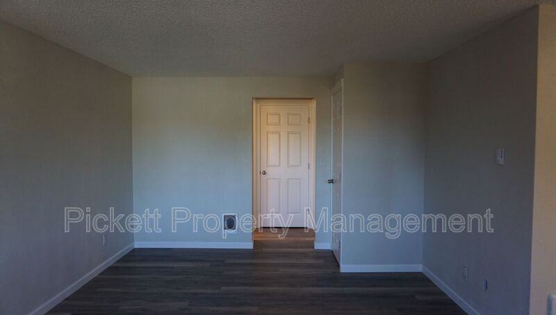 917 N Cambrian Ave - Photo 5 of 10