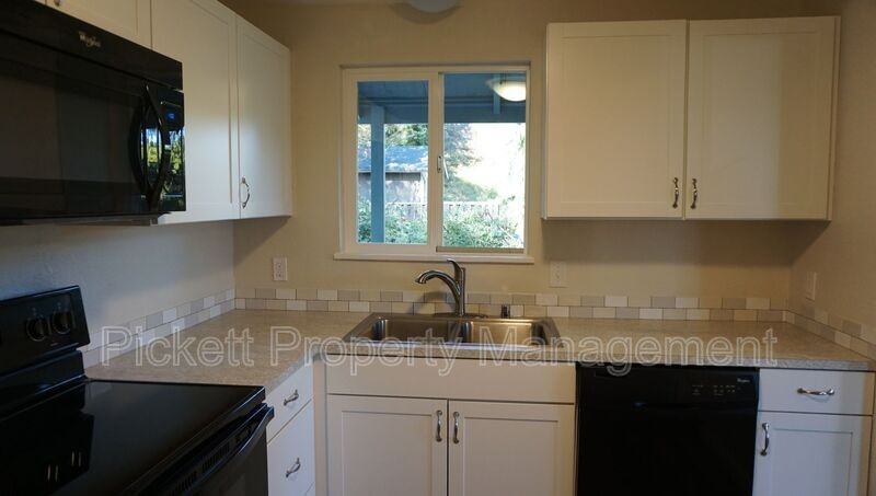 917 N Cambrian Ave - Photo 7 of 10