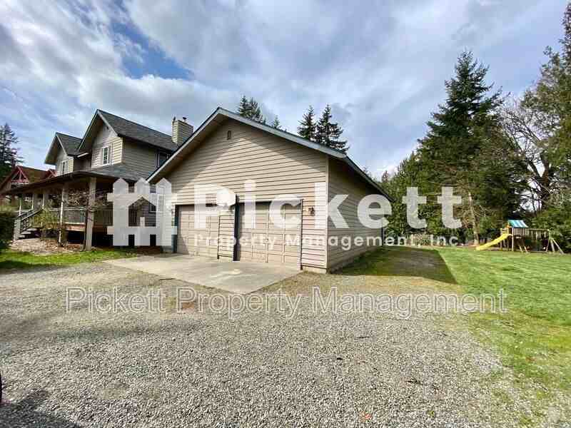 2140 Ne Edwin Ct - Photo 4 of 36
