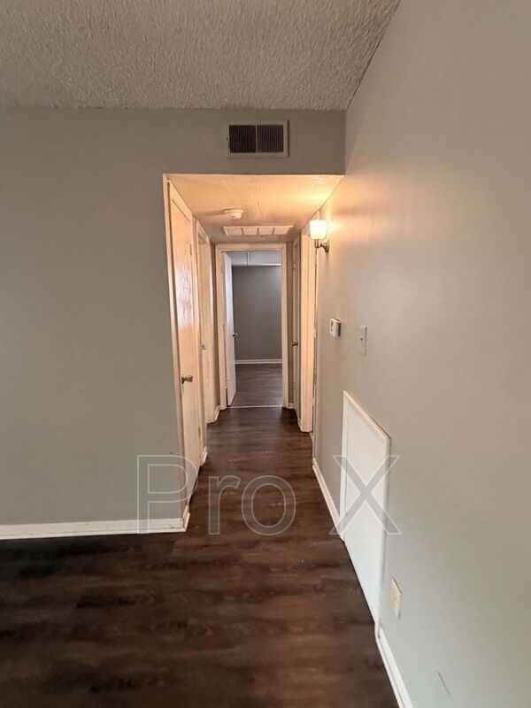2027 S River St - Photo 6 of 12
