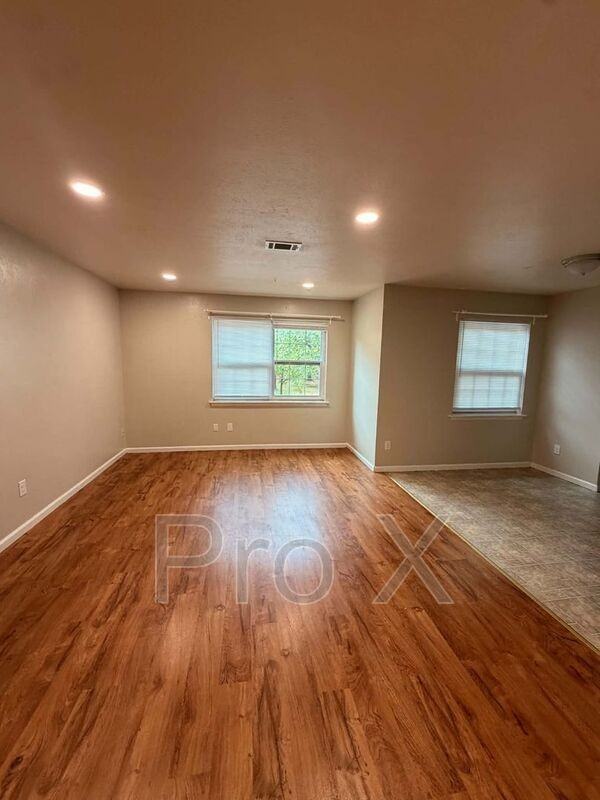 1807 Grand Ave #6 - Photo 4 of 13