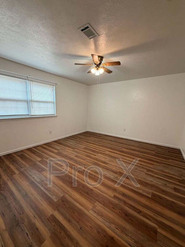 1807 Grand Ave #6 - Photo 7 of 13