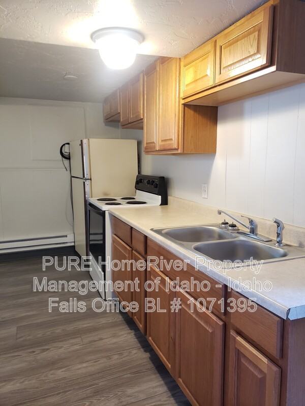 1348 1/2 Lake Ave - Photo 2 of 11