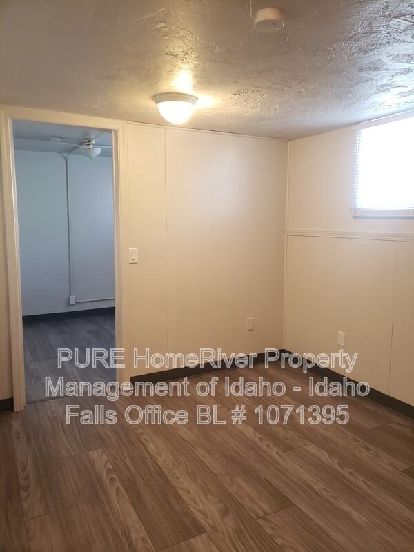1348 1/2 Lake Ave - Photo 3 of 11