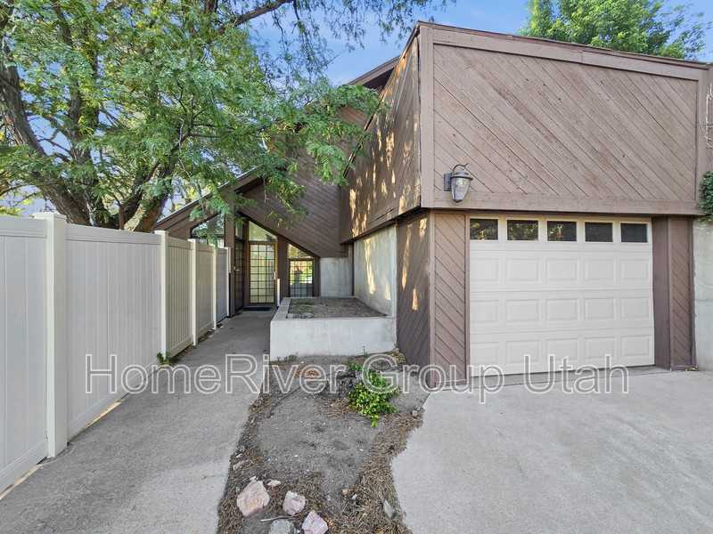 2266 S Wasatch Dr #2 - Photo 2 of 18