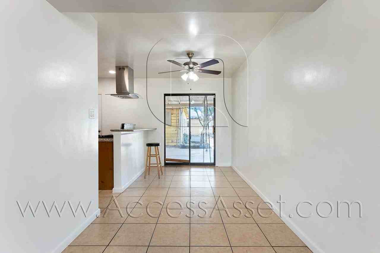 12584 Magnolia Ave - Photo 7 of 45
