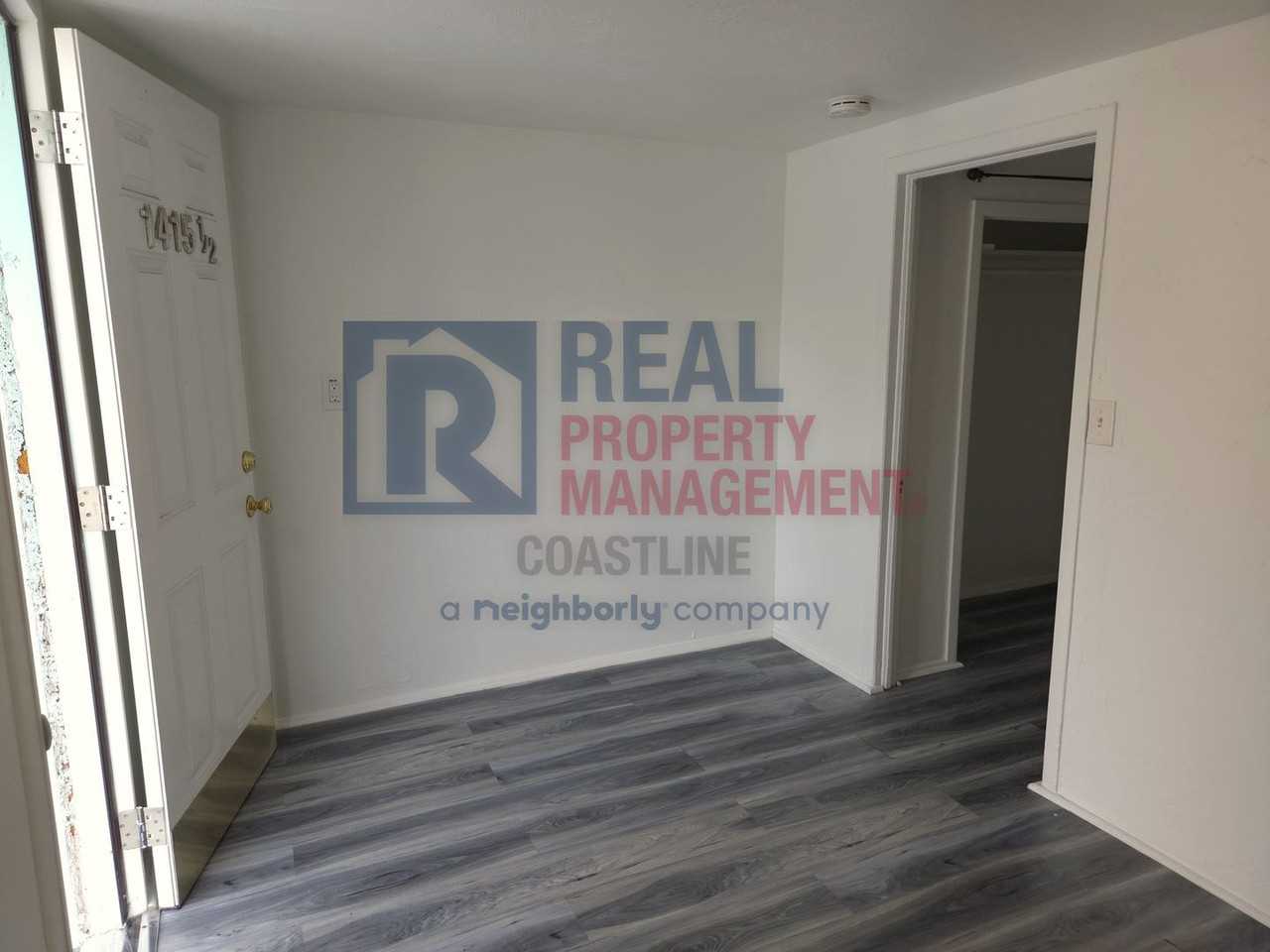 1415 10th St W #B - Photo 3 of 11